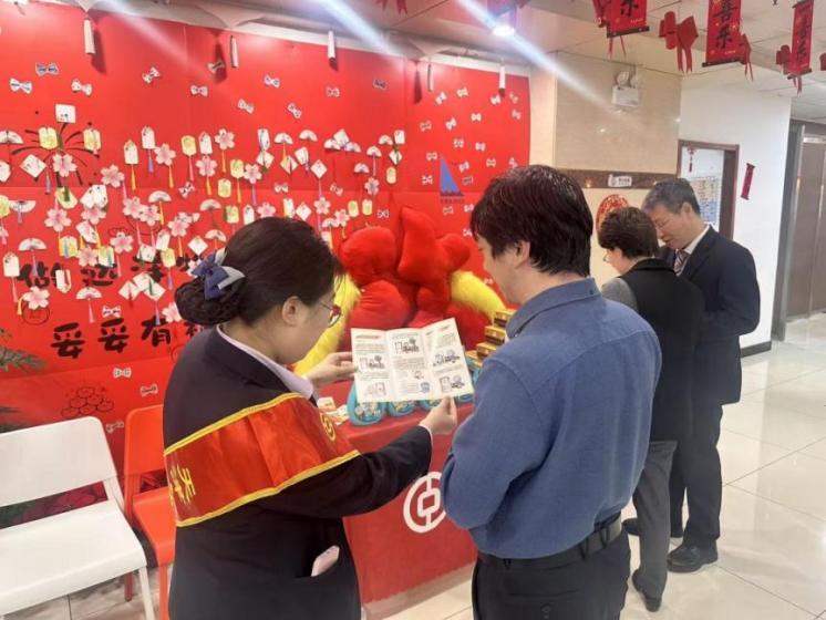 
解放军总医院医院黄牛号贩子票贩子代网上预约代挂号电话支付安全无小事 清朗金融护万家——中国银行天津市分行积极开展金融消保宣传系列活动