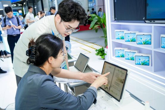 《AI能问诊、能1V1辅学，还能一键创作视频，科大讯飞这些AI产品人气走高！》1145