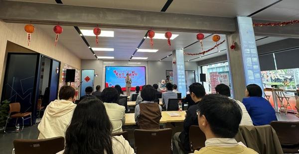 
南京鼓楼医院黄牛号贩子票贩子代网上预约代挂号电话昆仑健康保险获上海市长宁区红十字会表彰：用行动践行“健康为民”初心