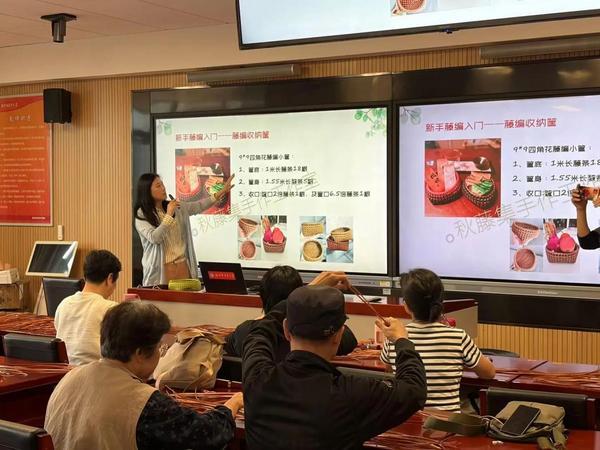 
上海市胸科医院叶波郭旭峰李志刚孙益峰黄牛挂号电话助老传艺，情暖母亲节！福建海峡银行“金融政策开放日”走进福州市老年大学