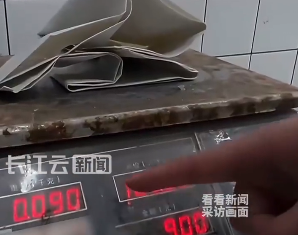 加厚塑料袋不去皮等于32只河虾 商家：就挣个袋子钱
