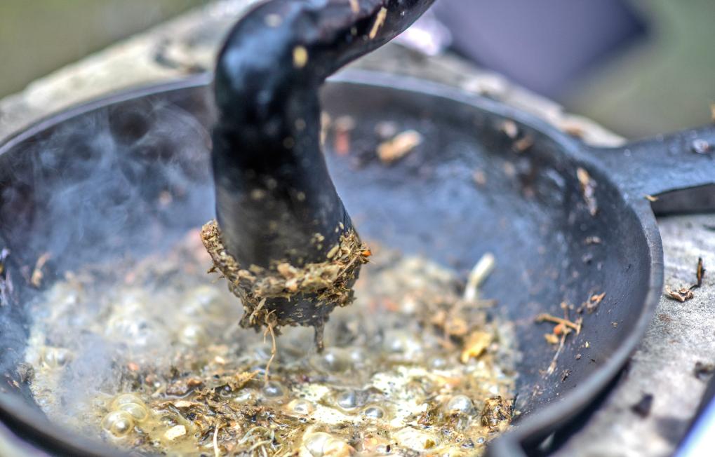 广西人待客最高礼仪：油茶 我先干为敬