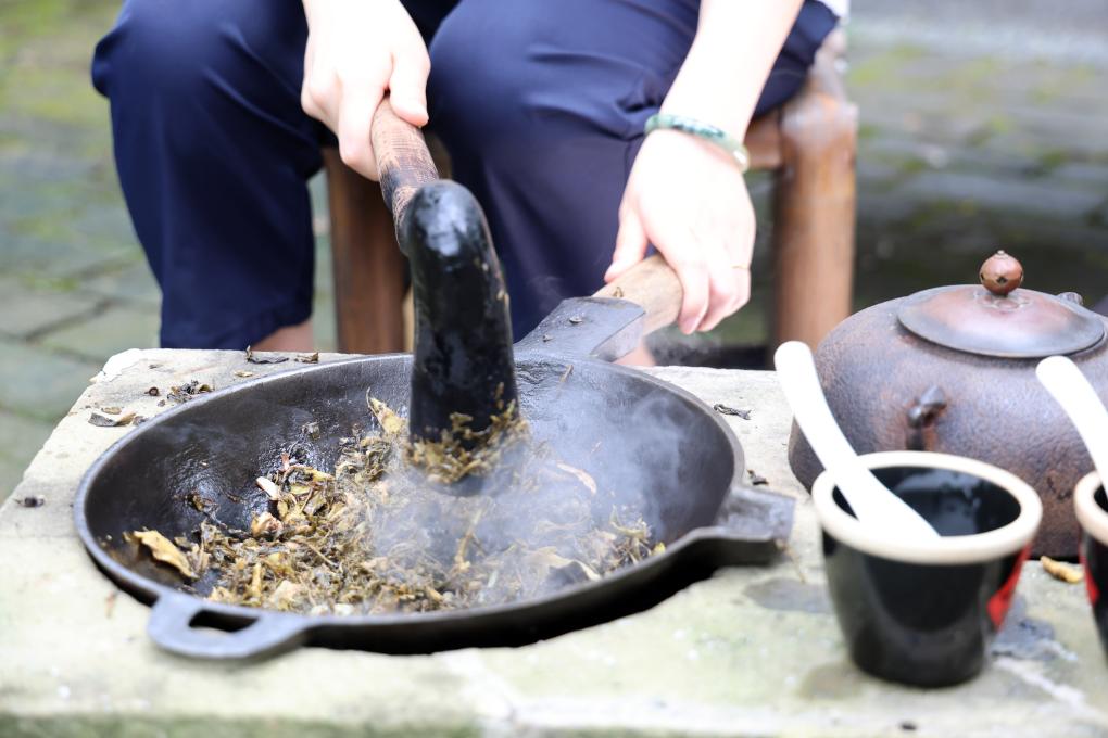 广西人待客最高礼仪：油茶 我先干为敬