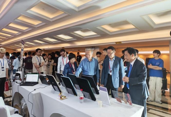
中山大学中山眼科医院黄牛号贩子票贩子代网上预约代挂号电话兴业科技：把三十年皮革手感写成机器人能读懂的档案