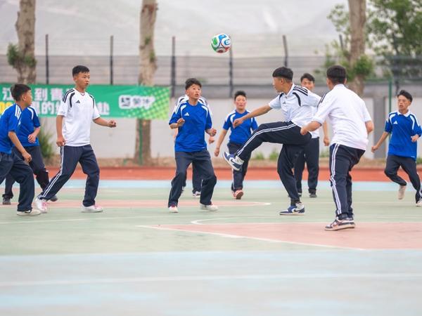 
复旦大学附属妇产医院程海东李喜莲潘明明胡蓉华克勤李斌陈义松武欣赵宇清丁景新黄牛挂号电话攀上高原的一盒牛奶，蒙牛陪伴“苏超要强少年团”向前奔跑