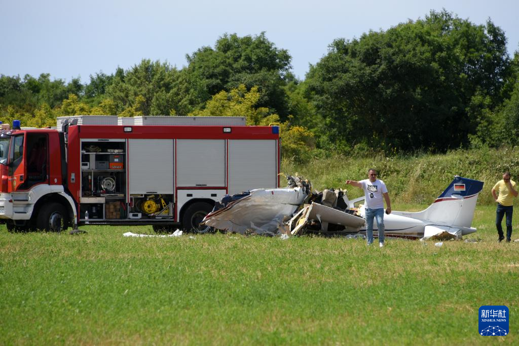 克罗地亚一架小飞机坠毁致4人死亡