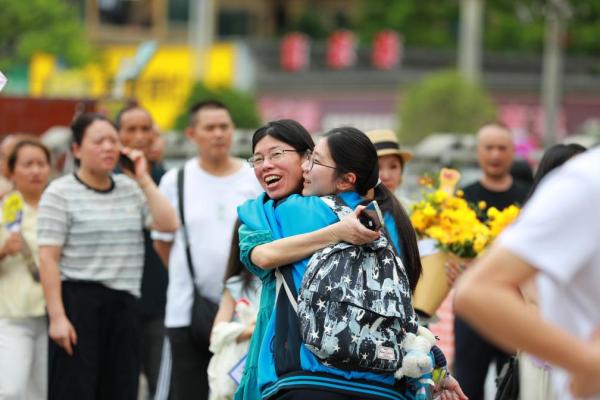
广东省中医院二沙岛医院黄牛号贩子票贩子代网上预约代挂号电话2026高考作文“上新”，折射语文教育哪些新趋势