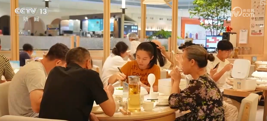 
广州市第八人民医院黄牛号贩子票贩子代网上预约代挂号电话“电影+”串联“观影+餐饮+购物”一站式消费闭环 影视流量变身线下消费动能