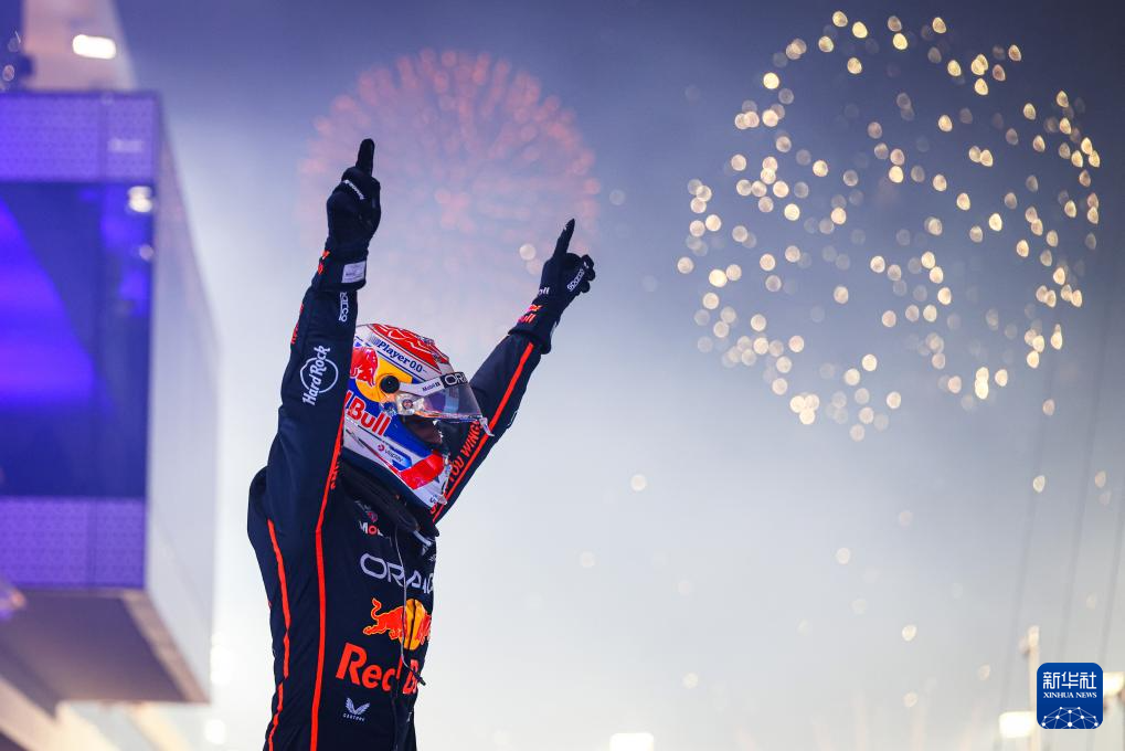 赛车——F1卡塔尔大奖赛：维斯塔潘夺冠