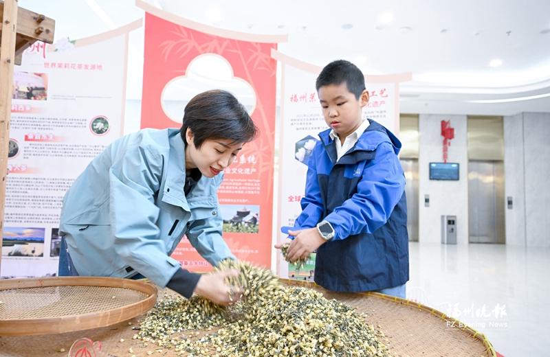 2025年福州茉莉花茶茶王金奖品鉴会举办：品茶王茶香 赏匠心技艺