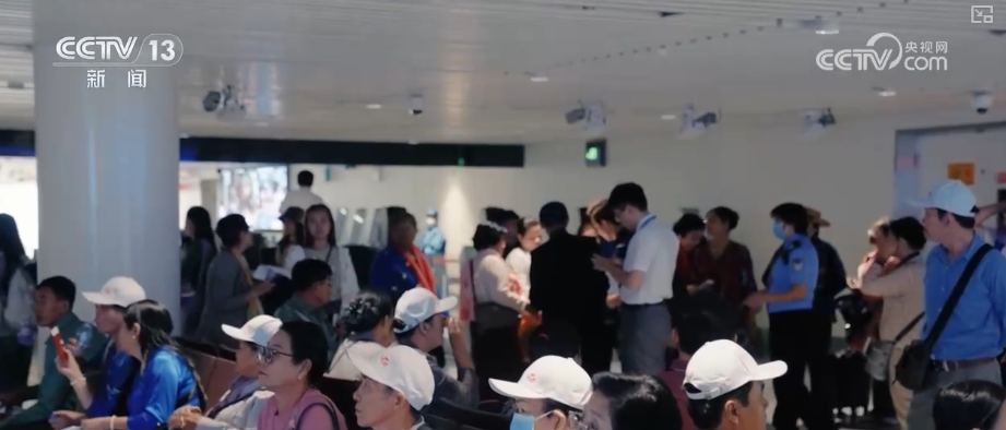 
上海复旦大学耳鼻喉科医院黄牛号贩子票贩子代网上预约代挂号电话海南自贸港磁吸效应凸显 “丝滑”入境再升级为封关后客流增长注入强劲动力