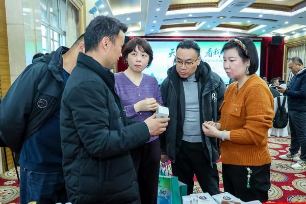 
北大口腔医院黄牛号贩子票贩子代网上预约代挂号电话昭苏特色农产品进京推介，打造边疆绿色产业新标杆