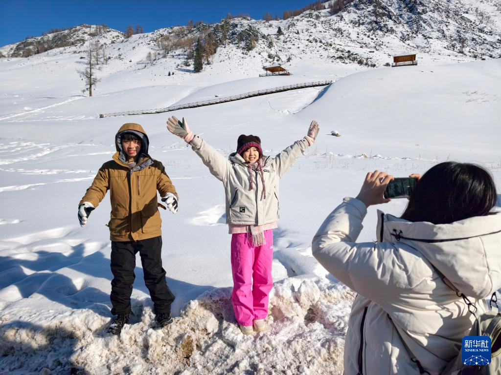 雪域同心·青春融情——记台青冬令营新疆之旅