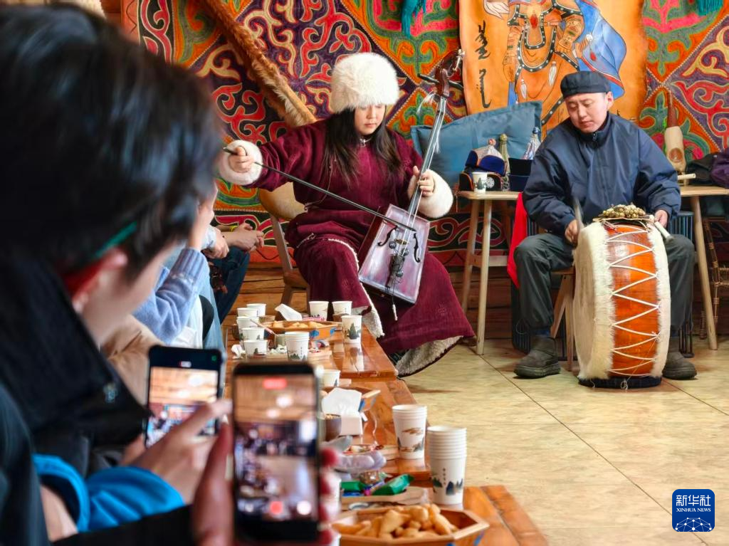 雪域同心·青春融情——记台青冬令营新疆之旅