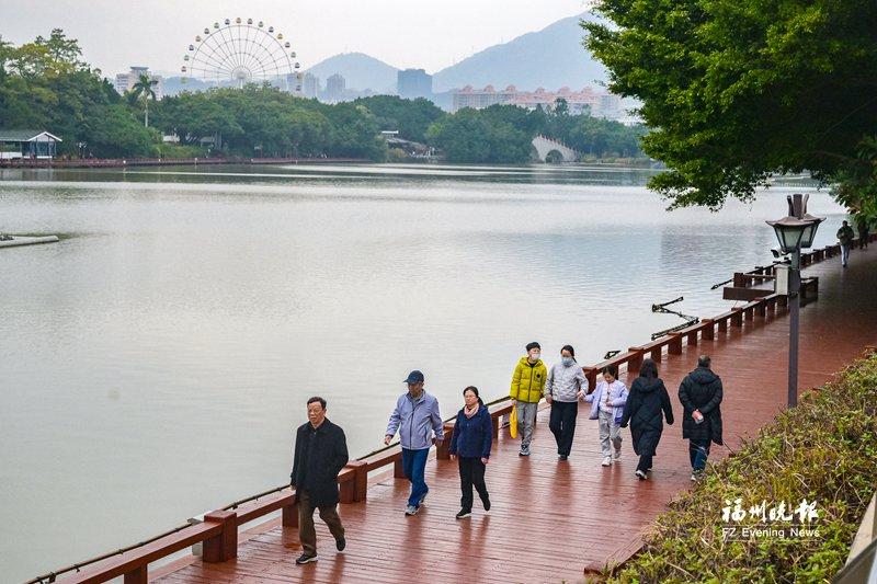 福州西湖环湖木栈道焕新 4个节段修缮基本完工
