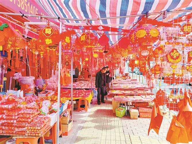 厦门：马上迎新春 年味带回家