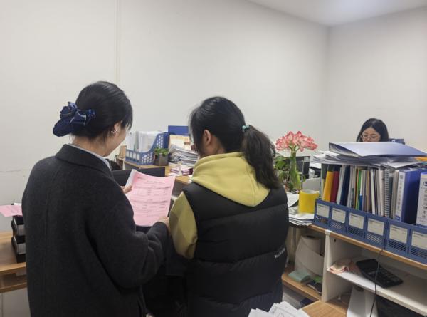 
重庆医科大学附属儿童医院王珊珊白燕李禄生罗蓉郭志超刘丰黄牛挂号电话暖冬相伴十五载，让爱回家又一年 南京银行杭州萧山支行2026“让爱回家”新春公益行动温暖启程