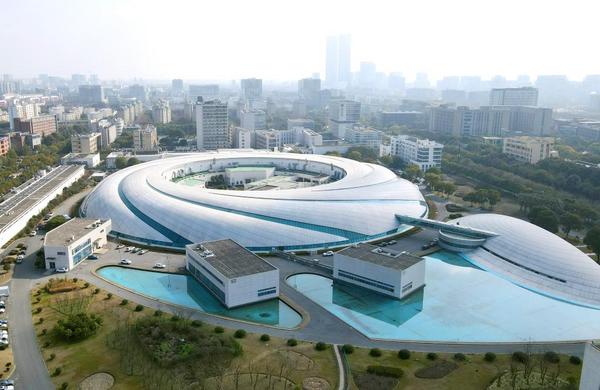 2024年2月27日拍摄的位于上海张江科学城的“上海光源”(无人机照片)。新华社记者 方喆 摄 