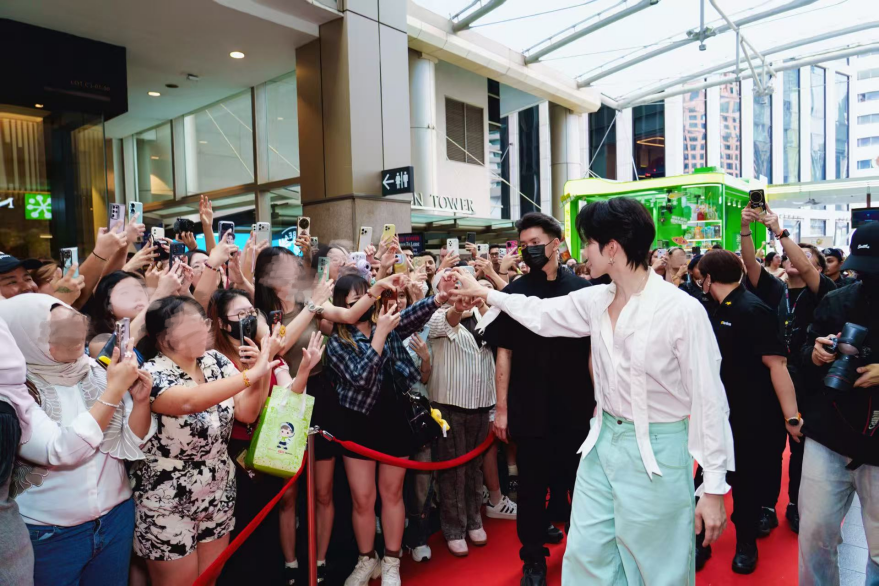 
宣武中医医院黄牛号贩子票贩子代网上预约代挂号电话奈雪马来西亚旗舰店开业排长队，三日售出近万份产品