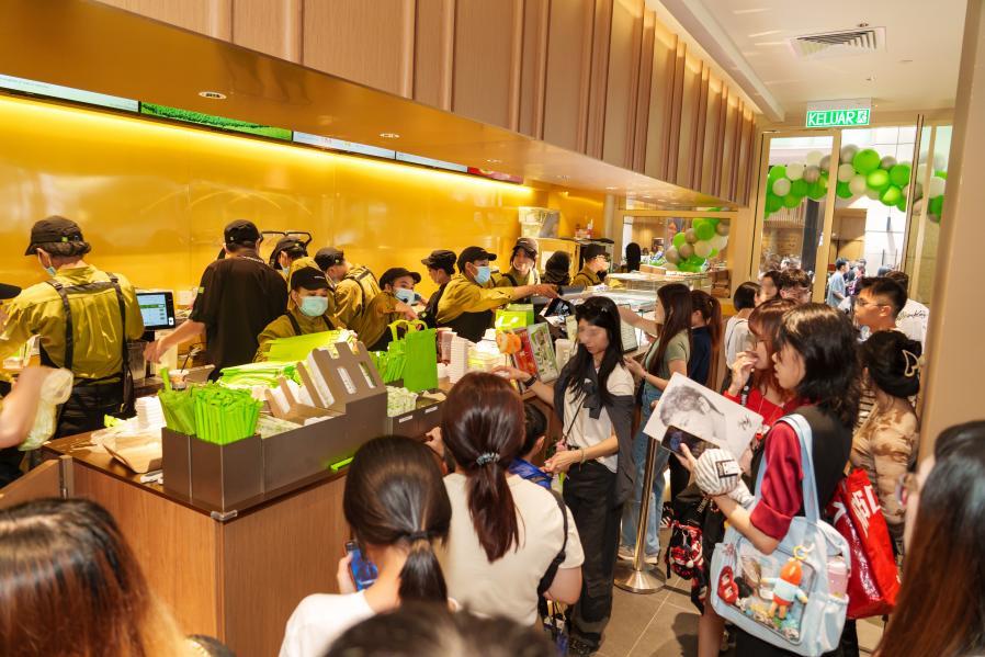 
宣武中医医院黄牛号贩子票贩子代网上预约代挂号电话奈雪马来西亚旗舰店开业排长队，三日售出近万份产品