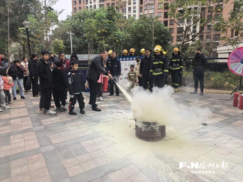 福州市消防救援支队开展乡村防火宣传 安全知识送到家门口 福州市消防救援支队开展乡村防火宣传 安全知识送到家门口