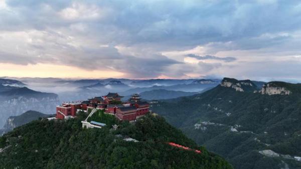 
上海肝胆外科医院黄牛号贩子票贩子代网上预约代挂号电话来热门打卡地 恒丰银行伴你“豫”见古今美好