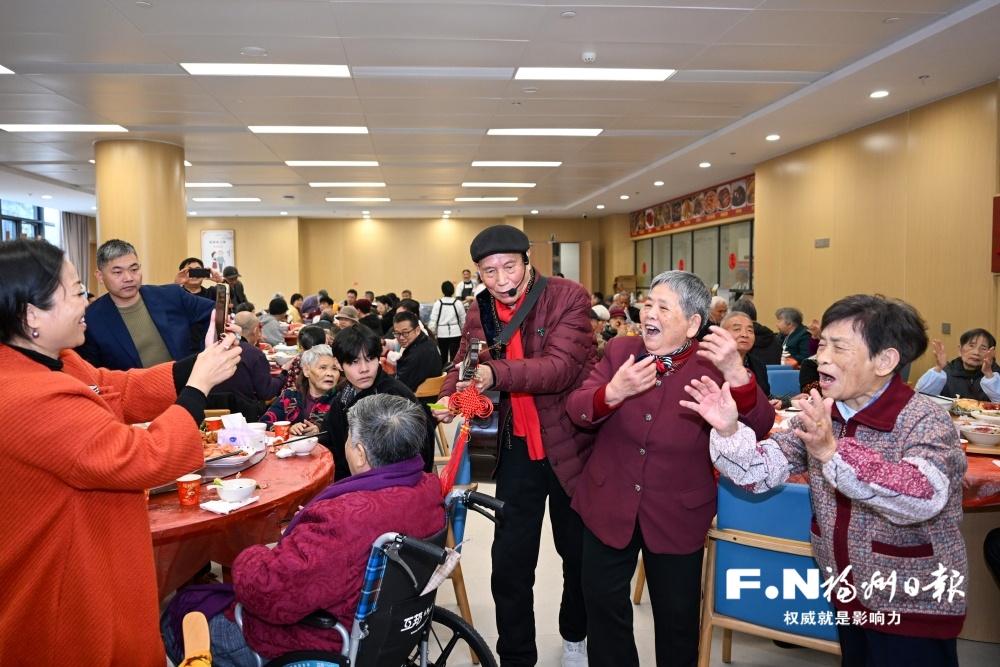 别样团圆饭 温情满榕城