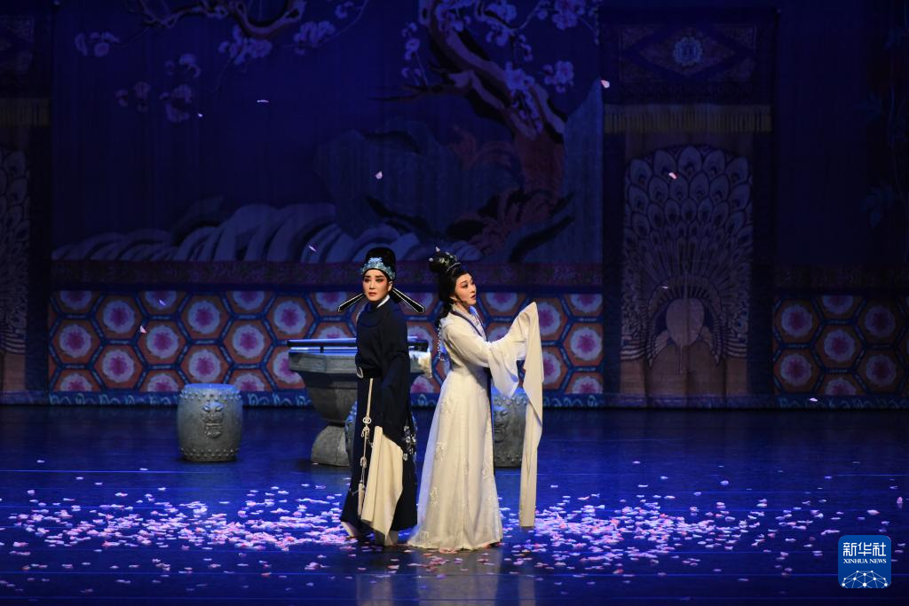 暌违十五载 “小百花”越剧经典再度亮相台湾