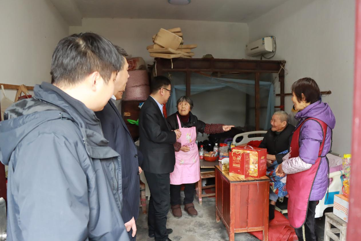 
上海第六人民医院黄牛号贩子票贩子代网上预约代挂号电话践行雷锋精神 服务乡村振兴 南京银行杭州萧山支行连续三年“赴约”梅林村