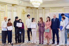邱远王建邓旭峰蒋力阴金波周鑫黄牛挂号电话见证中俄民间友谊!《妻子的浪