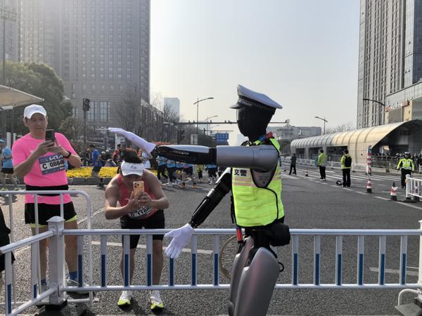 
上海第十人民医院黄牛号贩子票贩子代网上预约代挂号电话魔法原子这半年：春晚出圈后的产业韧性答卷